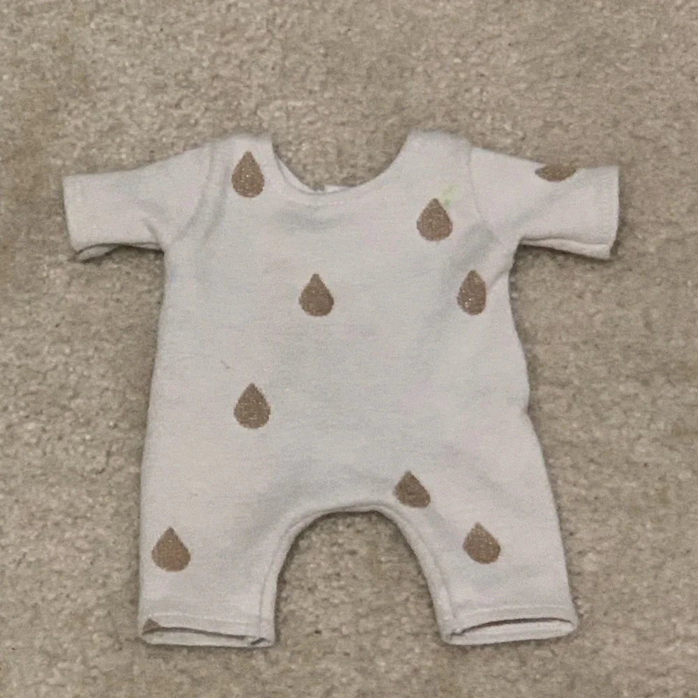 Minikane Doll + Clothes - Picture 6 of 6